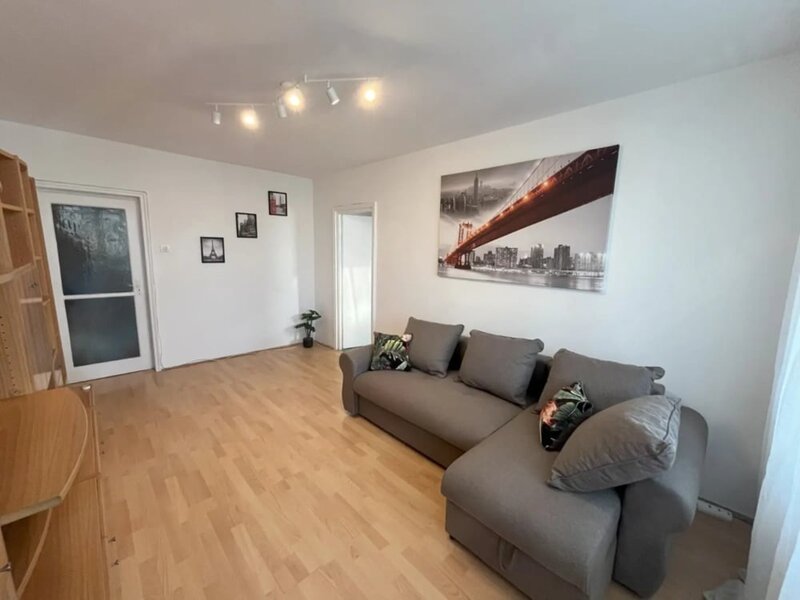 Iancului x Mihai Bravu x Avrig, 3 min. metrou Piata Iancului.