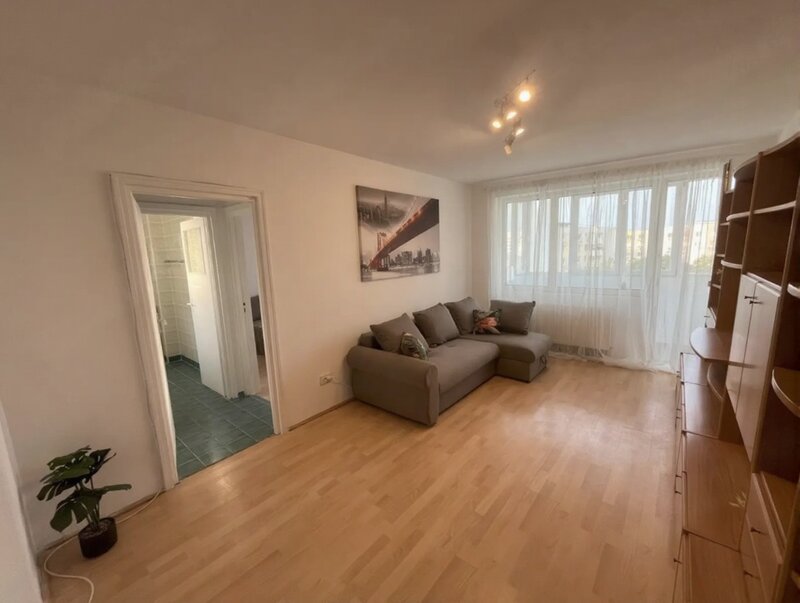 Iancului x Mihai Bravu x Avrig, 3 min. metrou Piata Iancului.