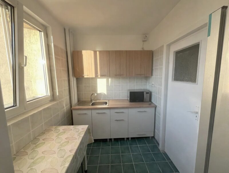 Iancului x Mihai Bravu x Avrig, 3 min. metrou Piata Iancului.